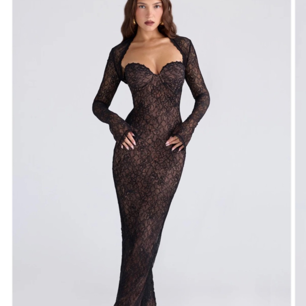Elegant Black Lace Gown with Separate Sleeves